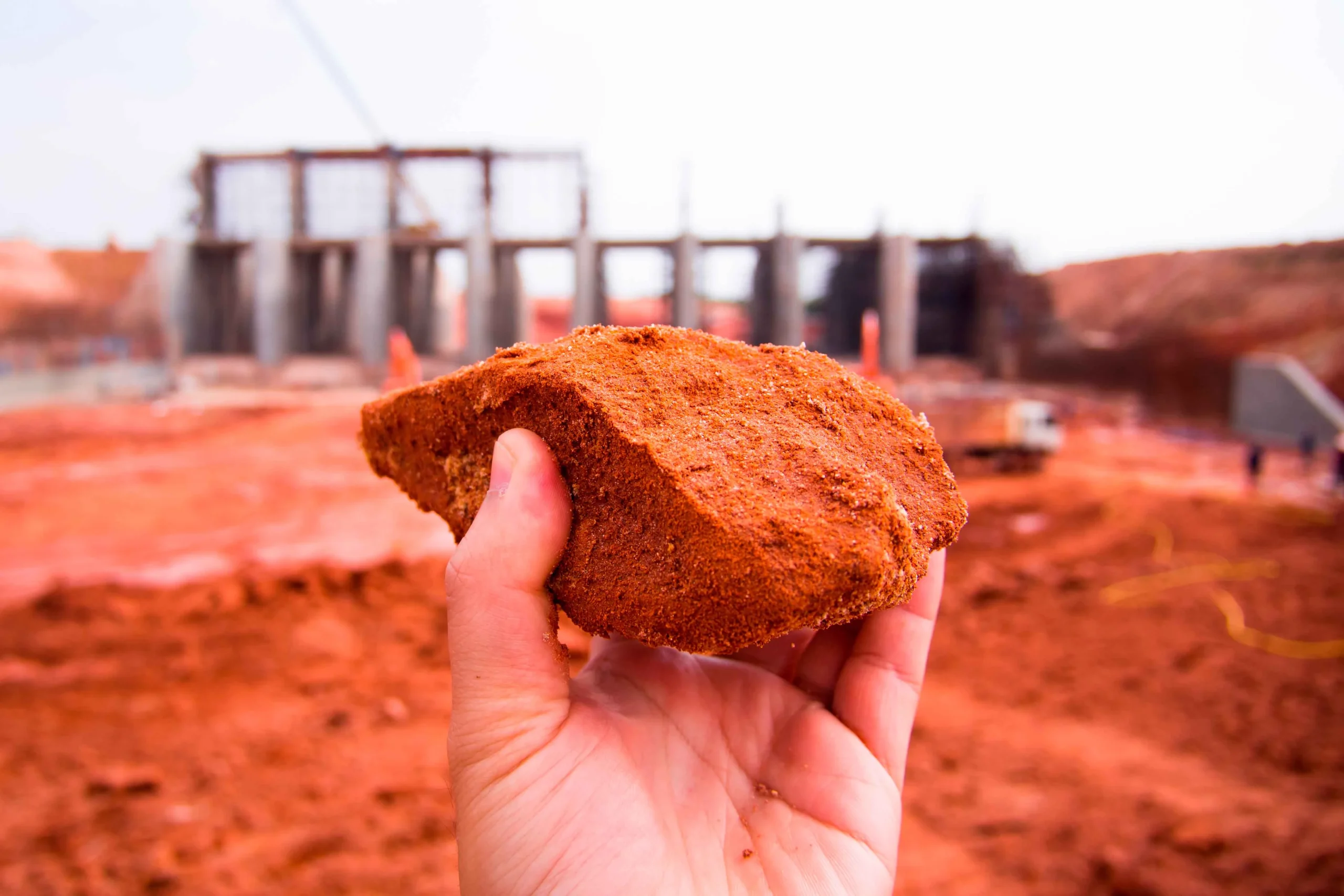 Caracterización de una mezcla natural de arena y asfalto para evaluar su uso potencial en la ruta del proyecto del "Proyecto de la ruta del sol-Segmento 2". 